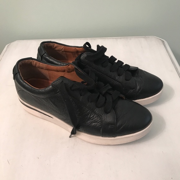 Gentle Souls By Kenneth Cole Leather 